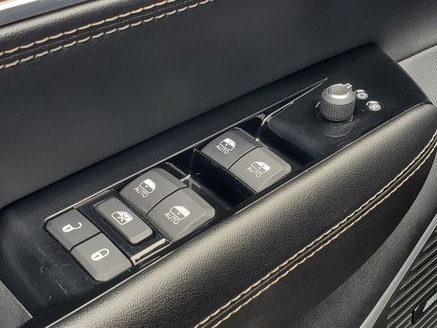 Used 2024 Jeep Wagoneer Series II AWD/4WD image 8