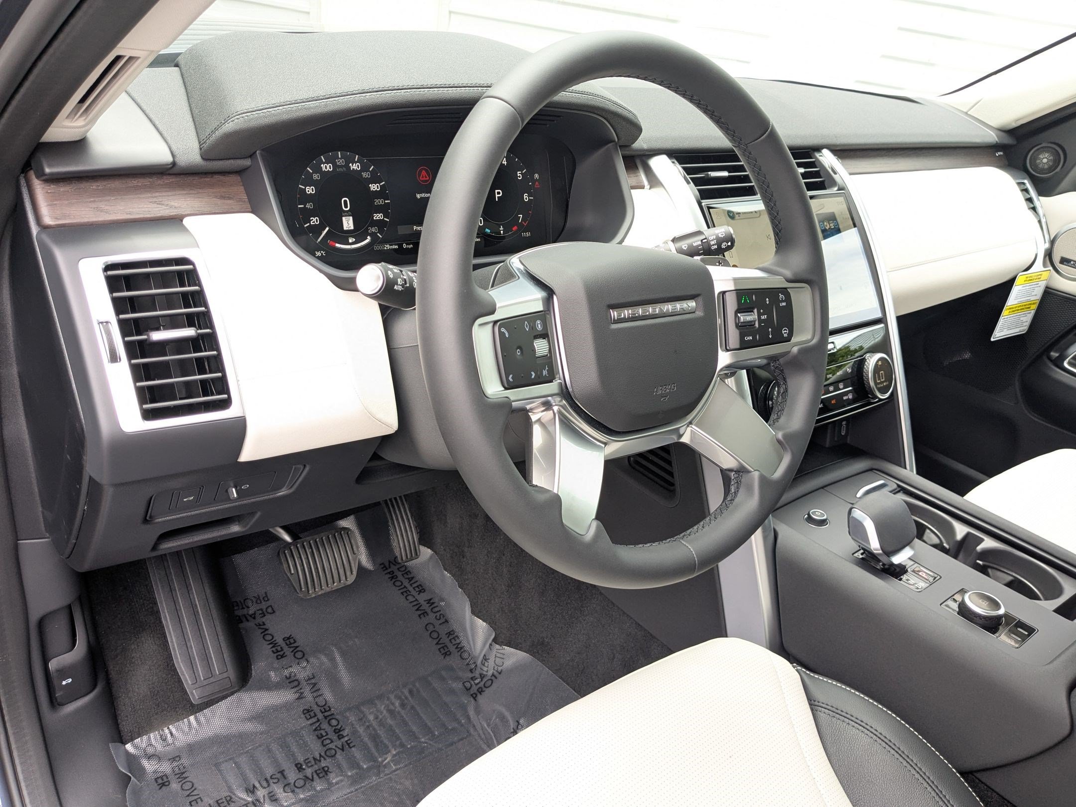 New 2026 Land Rover Discovery S AWD/4WD image 14