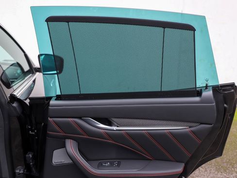 Used 2019 Maserati Levante Trofeo image 18