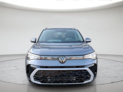 New 2025 Volkswagen Taos SEL AWD/4WD image 8