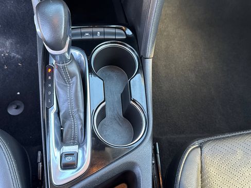 Used 2021 Buick Encore GX Essence image 12