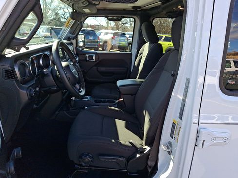 Used 2023 Jeep Wrangler Unlimited Sport AWD/4WD image 13