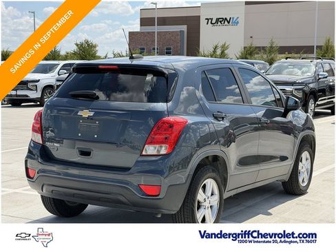 Used 2021 Chevrolet Trax LS w/ Tint and Cruise Package AWD/4WD image 4