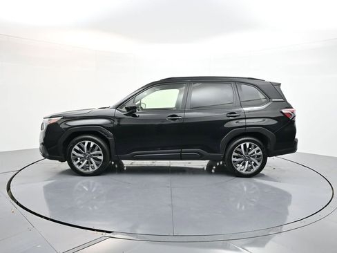 Used 2025 Subaru Forester Touring AWD/4WD image 4