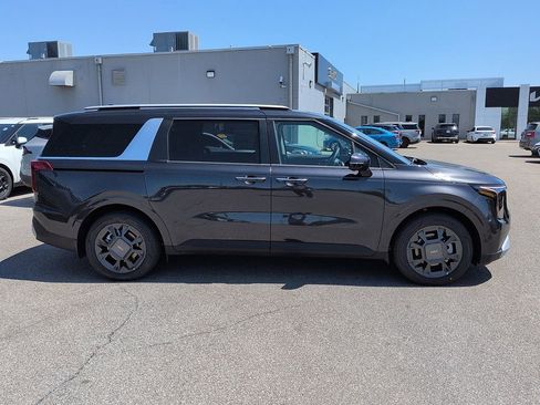 New 2026 Kia Carnival EX FWD image 2
