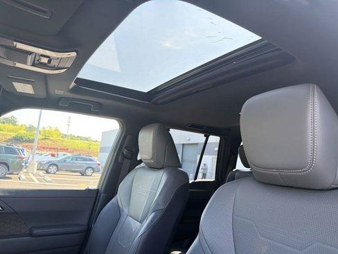 Used 2024 Lexus GX 550 w/ Accessory Package (Z1) AWD/4WD image 24