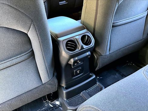 Certified 2025 Jeep Wrangler Unlimited Sahara AWD/4WD image 33