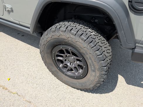 Used 2023 Jeep Wrangler Unlimited Sport AWD/4WD image 18