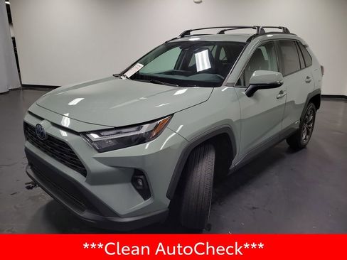 Used 2023 Toyota RAV4 XLE Premium image 4