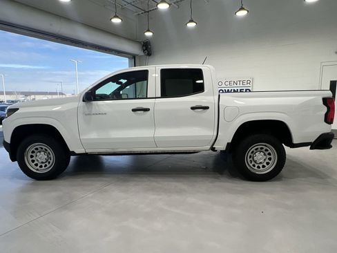 Used 2023 Chevrolet Colorado W/T image 5