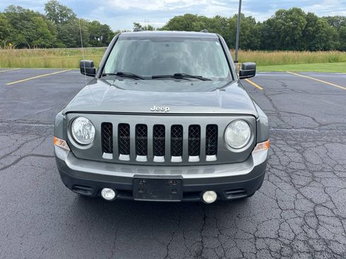 Used 2011 Jeep Patriot Sport w/ Tire & Wheel Group FWD image 4