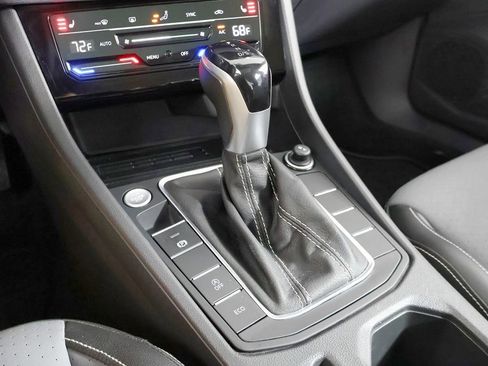 Used 2025 Volkswagen Jetta SE w/ Sunroof Package image 58