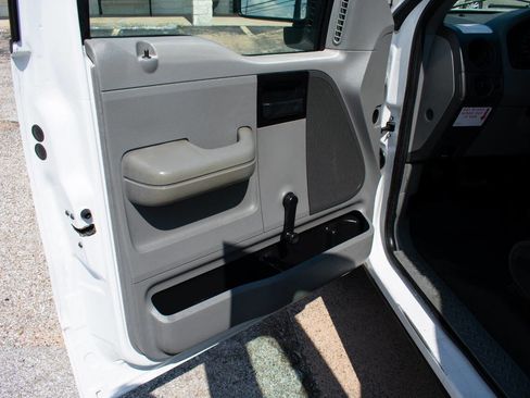 Used 2005 Ford F150 STX image 10