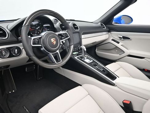 Certified 2025 Porsche 718 Boxster GTS RWD image 4