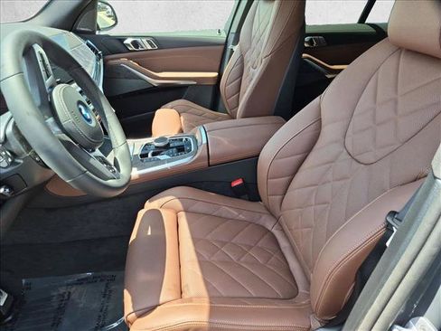 New 2026 BMW X5 xDrive50e w/ M Sport Package AWD/4WD image 4