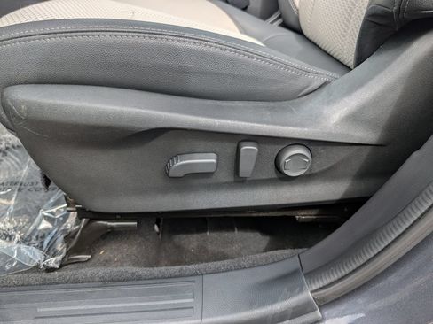 Used 2024 Subaru Forester Premium AWD/4WD image 16