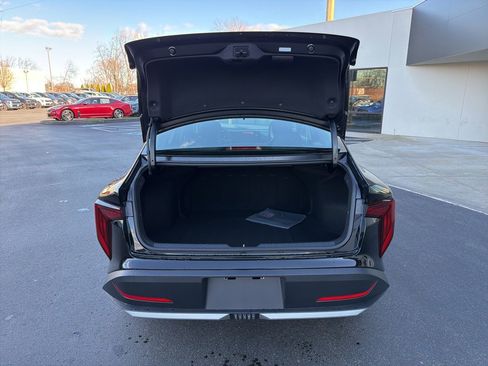 New 2025 Kia K4 LX image 18