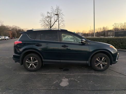 Used 2018 Toyota RAV4 XLE image 4