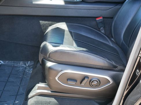 Used 2022 Jeep Wagoneer Series III AWD/4WD image 13