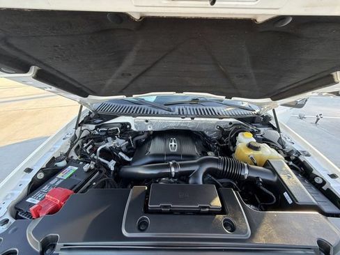Used 2016 Lincoln Navigator Select AWD/4WD image 34