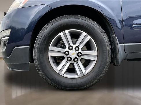Used 2015 Chevrolet Traverse LT image 24