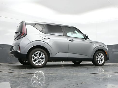 Used 2025 Kia Soul LX w/ LX Technology Package FWD image 40
