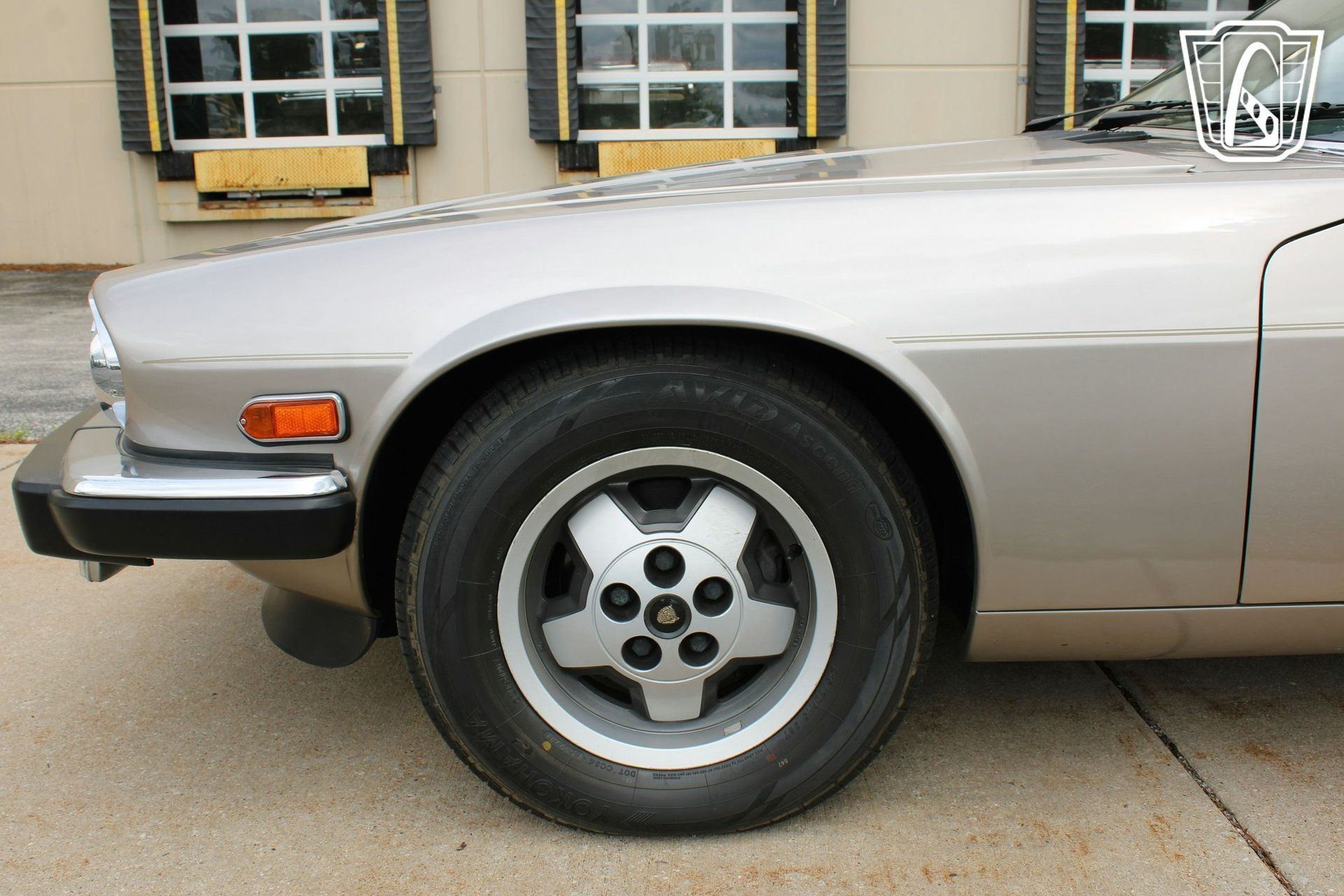 Used 1988 Jaguar XJS V12 Convertible RWD image 40