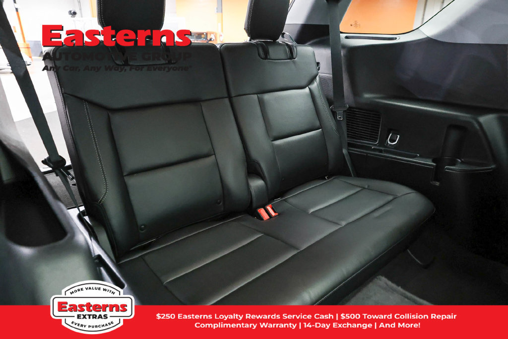 Used 2024 Ford Explorer XLT w/ Equipment Group 202A AWD/4WD image 25