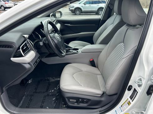 Used 2024 Toyota Camry SE image 17