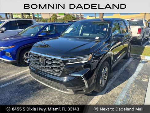 Used 2025 Honda Pilot EX-L image 2