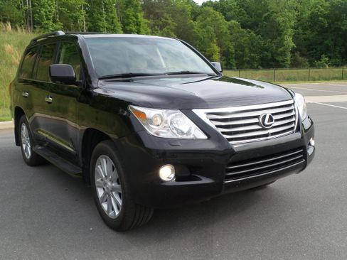 Used 2011 Lexus LX 570 4WD image 87