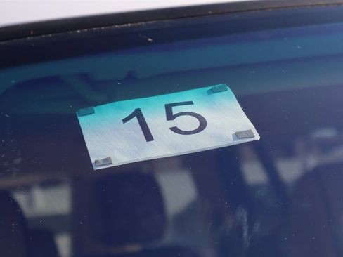 Used 2011 Land Rover Range Rover HSE LUX image 10