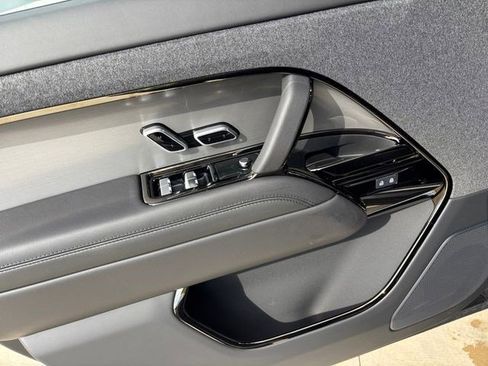 New 2026 Land Rover Range Rover Sport Dynamic SE AWD/4WD image 12