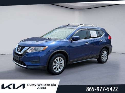 Used 2017 Nissan Rogue SV FWD image 1