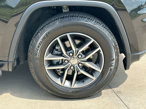 Used 2018 Jeep Grand Cherokee Limited RWD image 10