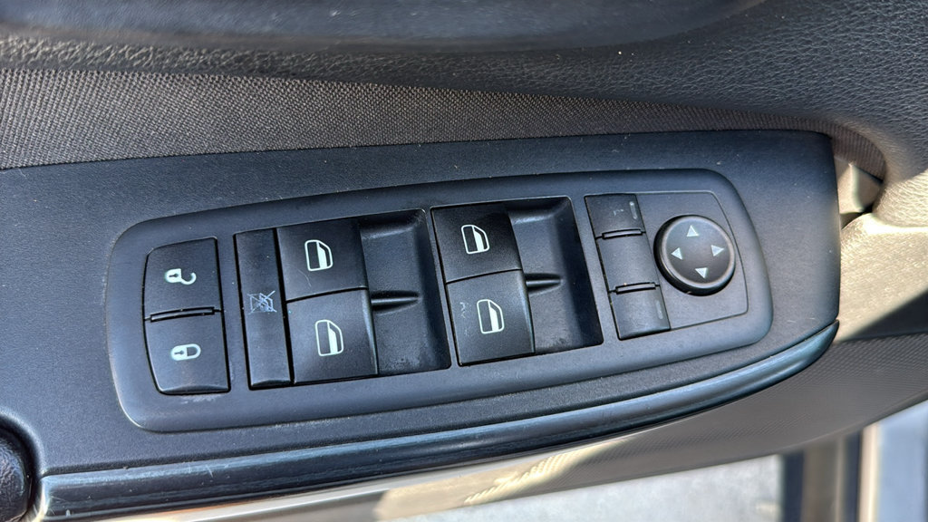 Used 2017 Jeep Cherokee Latitude w/ Comfort & Sound Group FWD image 20
