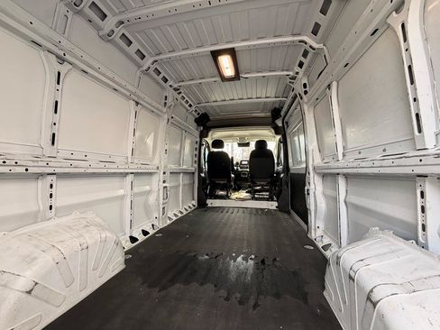 Used 2023 RAM ProMaster 2500 FWD image 11