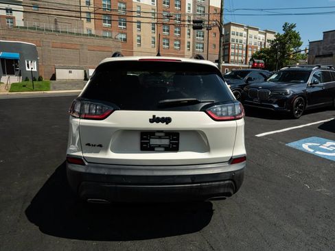 Used 2019 Jeep Cherokee Latitude Plus AWD/4WD image 4