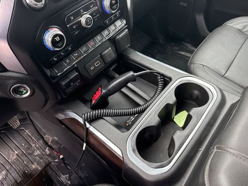 Used 2020 GMC Sierra 2500 SLT w/ SLT Premium Plus Package image 27