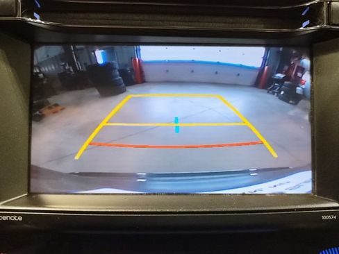 Used 2018 Toyota RAV4 XLE AWD/4WD image 4