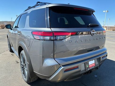 New 2026 Nissan Pathfinder SL image 4