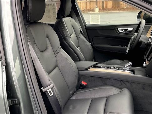 New 2026 Volvo XC60 B5 Ultra w/ Climate Package image 31