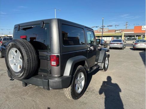 Used 2018 Jeep Wrangler Sport AWD/4WD image 9