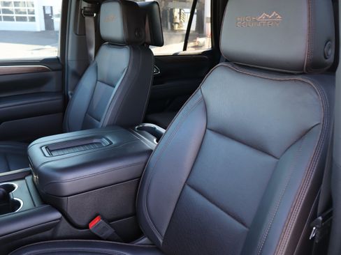 Used 2023 Chevrolet Tahoe High Country AWD/4WD image 21