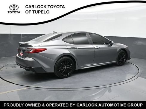 Used 2025 Toyota Camry SE w/ Convenience Package FWD image 3