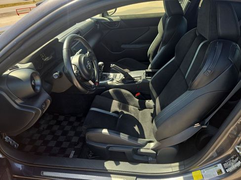 Used 2023 Toyota GR86 Premium RWD image 10