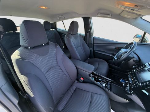 Used 2020 Toyota Prius Prime LE image 16