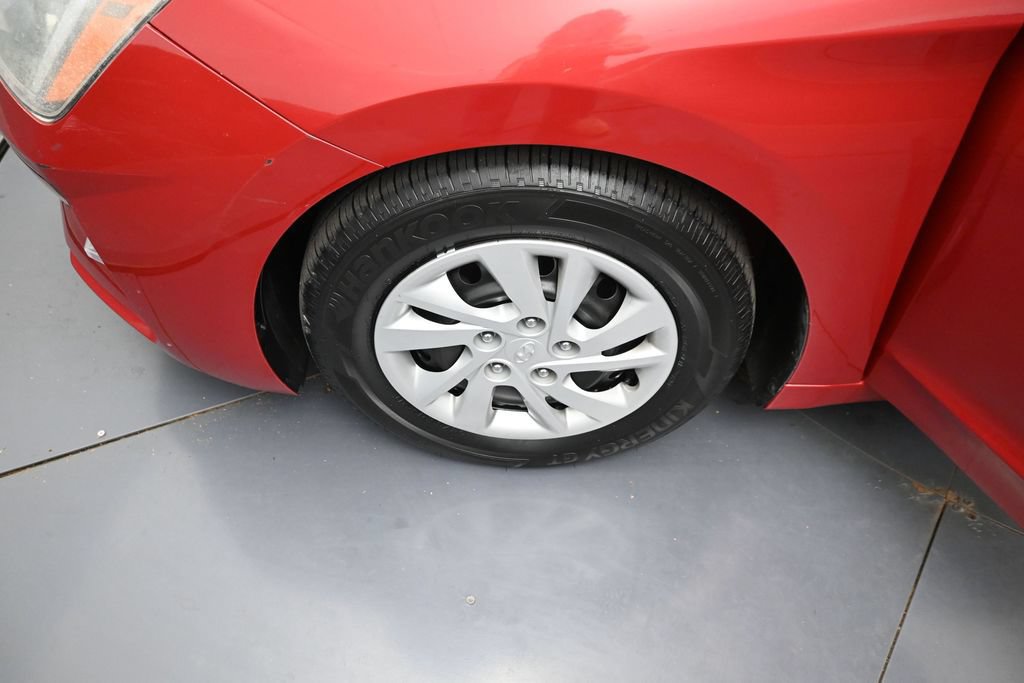 Used 2019 Hyundai Elantra SE FWD image 32