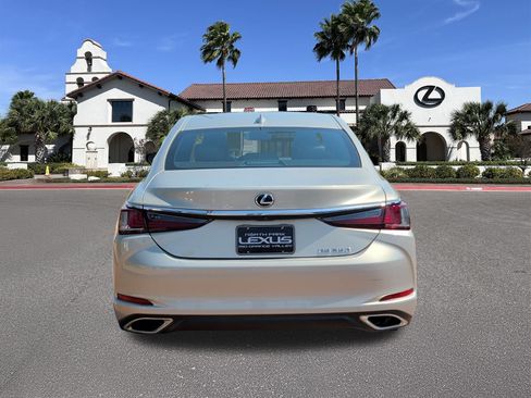 Used 2022 Lexus ES 350 w/ Accessory Package 2 FWD image 3