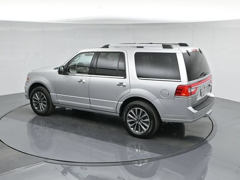 Used 2017 Lincoln Navigator Select RWD image 27